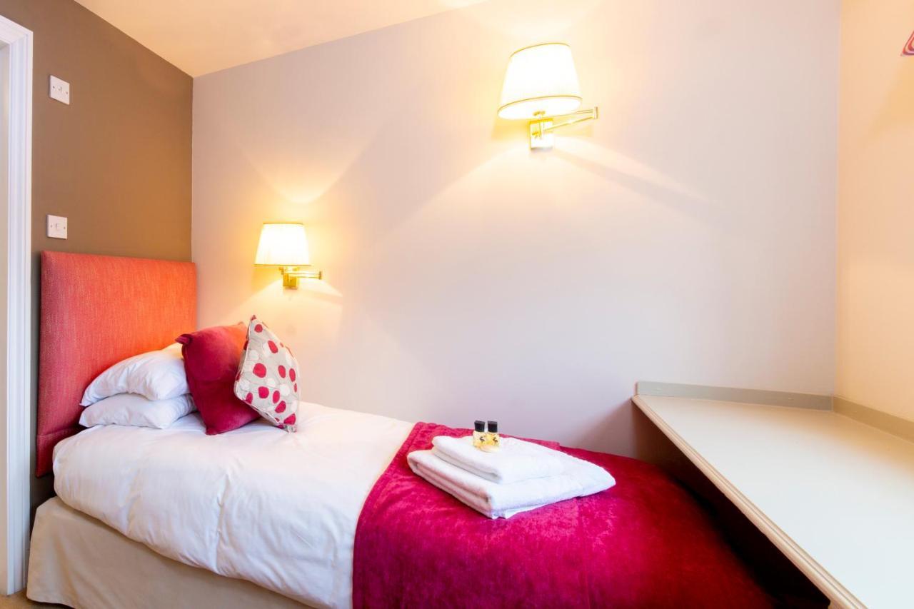 The White Hart Inn Newbury  Phòng bức ảnh